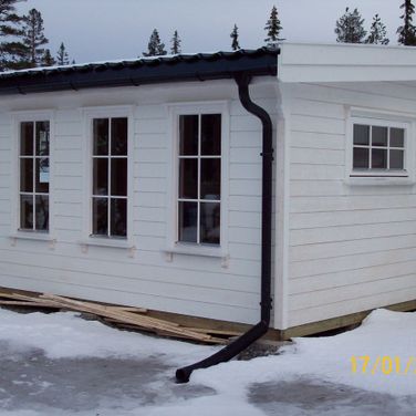 Hvitt spikertelt